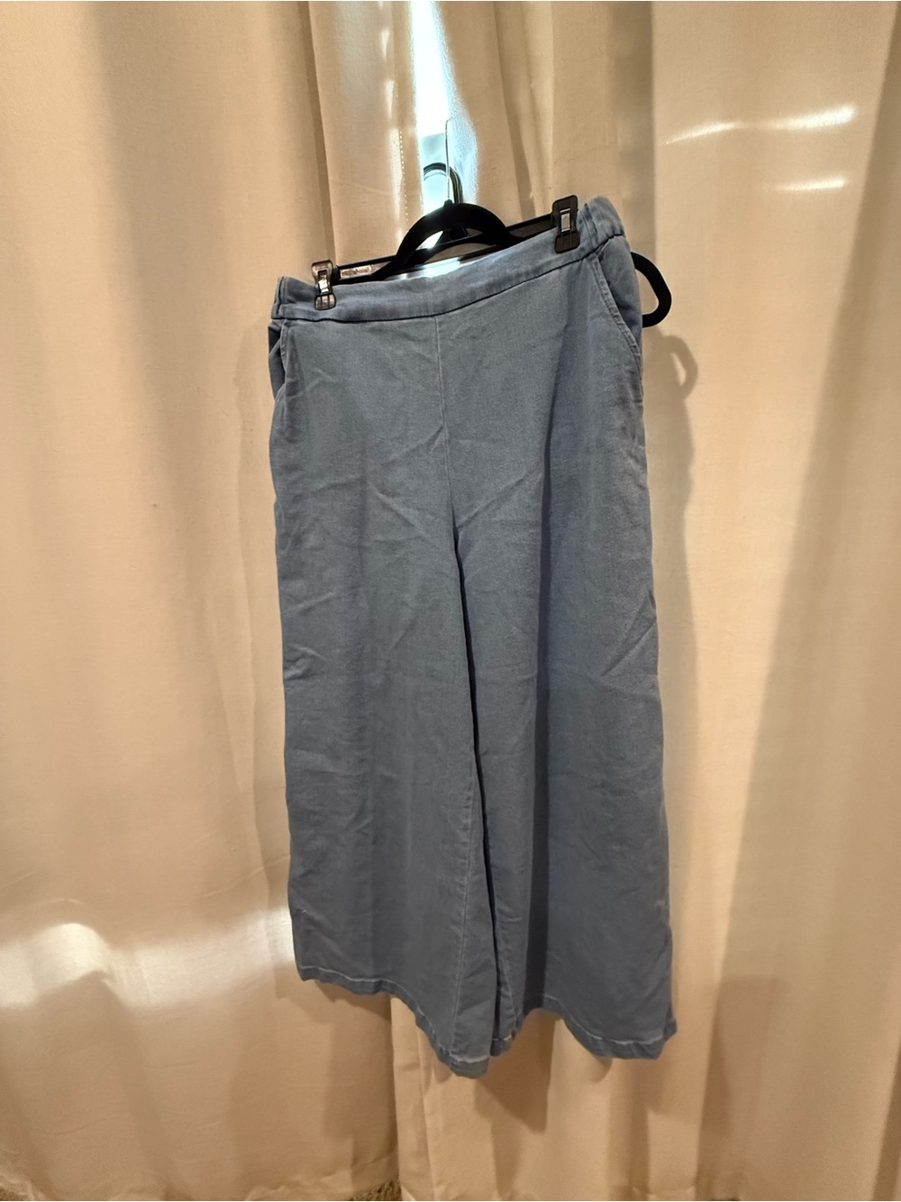 Jessica Simpson Wide-Leg Cropped Corduroy Pants in Dusty Blue